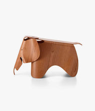 Load image into Gallery viewer, Elephant Chair
