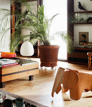 Load image into Gallery viewer, Elephant Chair