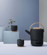 Load image into Gallery viewer, Quisque Teapot