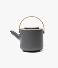 Load image into Gallery viewer, Quisque Teapot
